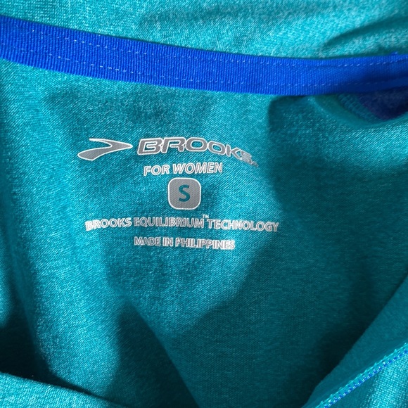 Brooks Half Zip Running Shirt - Picture 2 of 8
